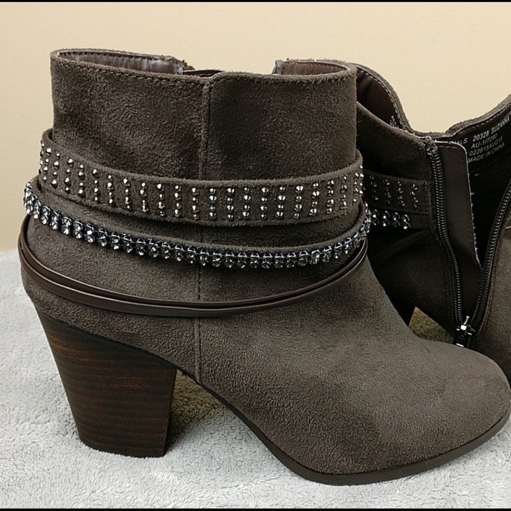 Bongo suzanna rhinestone suede Booties Sz 7